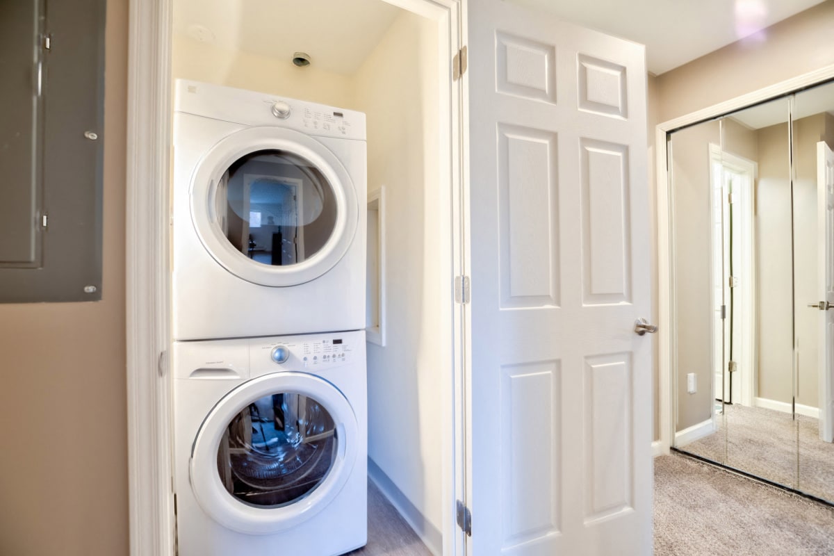 Photos of Berrytree Apartments near Michigan State University East